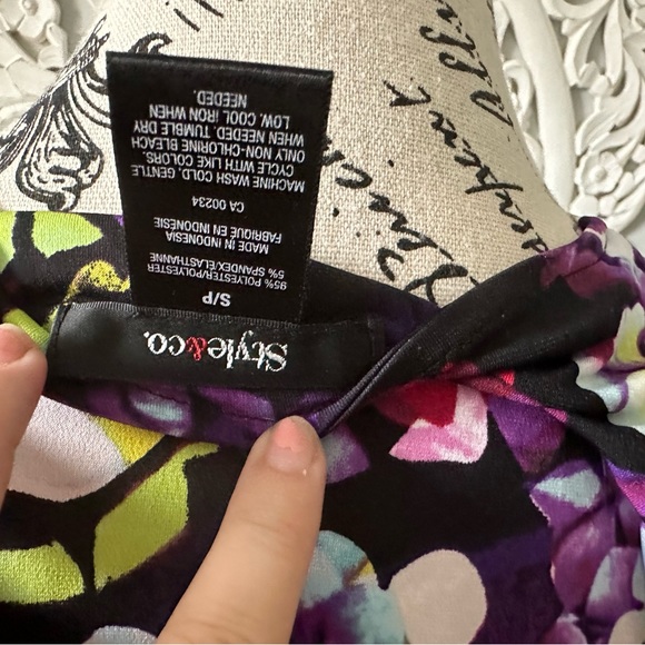 Women’s floral blouse - small - Picture 3 of 4